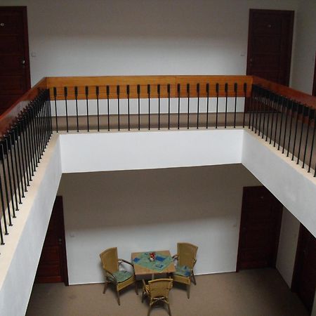 Hostinné Mestsky Hotel Dorinka מראה חיצוני תמונה