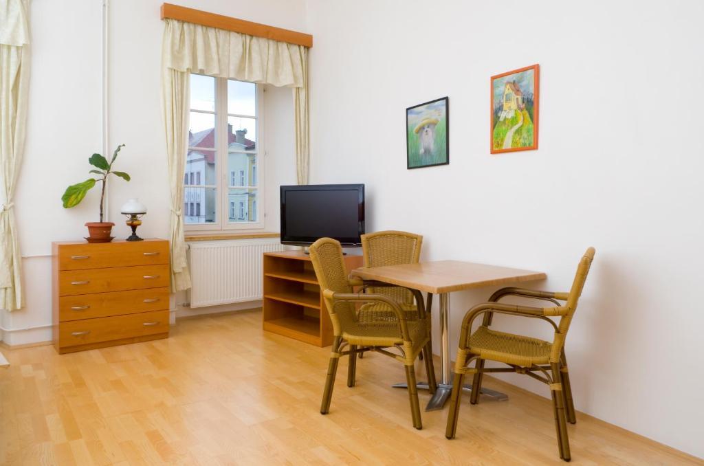Hostinné Mestsky Hotel Dorinka חדר תמונה