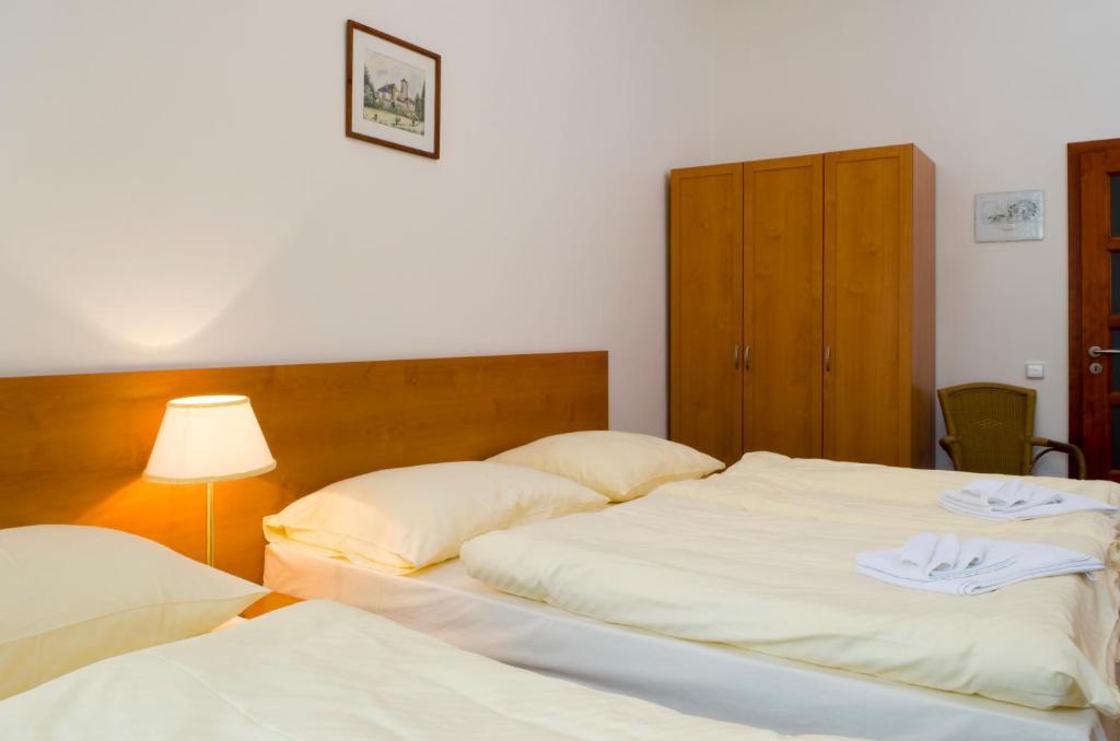 Hostinné Mestsky Hotel Dorinka חדר תמונה